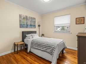 11 Dartmouth Drive, Plainview NY 11803