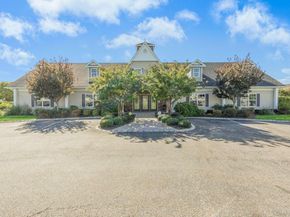 17 Haverton Court, Riverhead NY 11901