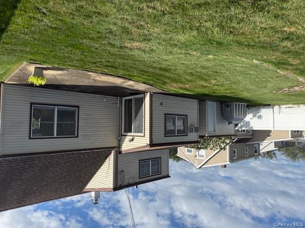 17 Club Lane, Levittown NY 11756