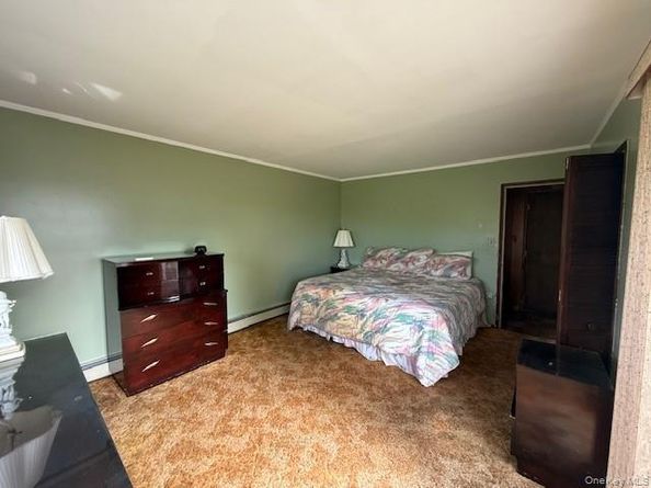 17 Club Lane, Levittown NY 11756