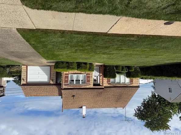 17 Club Lane, Levittown NY 11756