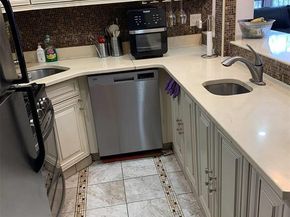 8605 60th Road 3F, Elmhurst NY 11373