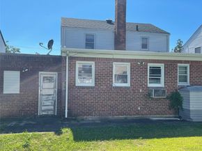 424 Andrews Road, Mineola NY 11501