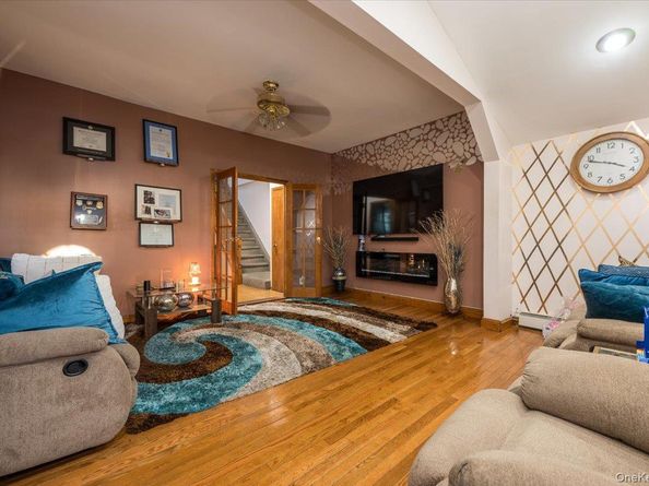 72 Oakley Avenue, Elmont NY 11003