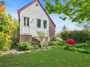 70 Lyon Place, Lynbrook NY 11563