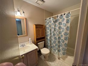 511 Race Place, Oakdale NY 11769