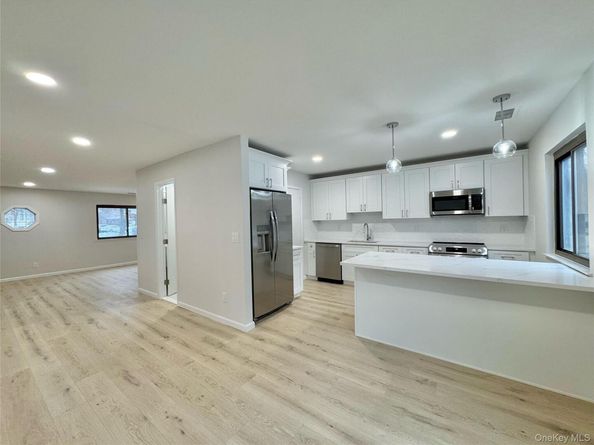 46 Blue Point Road E, Holtsville NY 11742