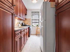 141-05 Pershing Crescent 516, Briarwood NY 11435