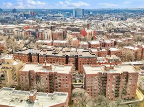 141-05 Pershing Crescent 516, Briarwood NY 11435