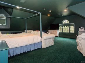 85 Eleventh Street, Garden City NY 11530