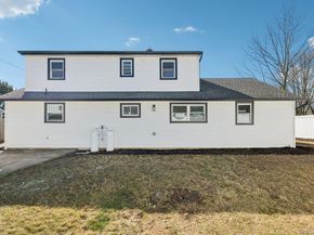 38 Somerset Road E, Amityville NY 11701