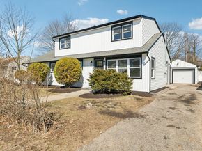 38 Somerset Road E, Amityville NY 11701