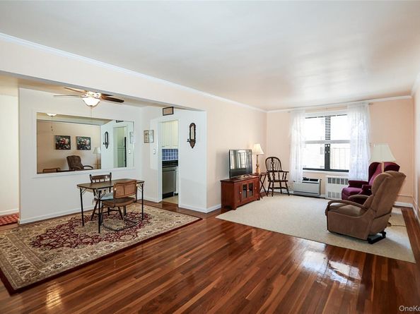224-24 Union Turnpike 4H, Oakland Gardens NY 11364