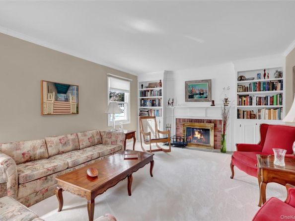 286 Hallock Road, Stony Brook NY 11790