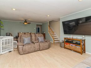 20 Peacock Lane, Levittown NY 11756