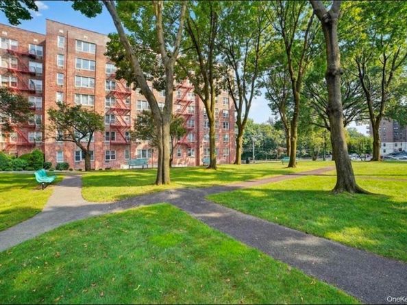 333 Bronx Rive Road #707 707, Yonkers NY 10704