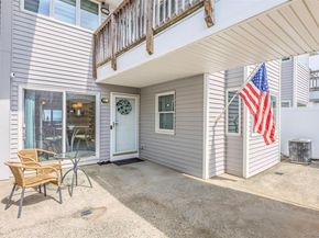 805 Bluffs Drive N, Baiting Hollow NY 11933