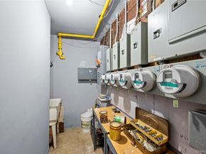 5609 van cleef, Corona NY 11368