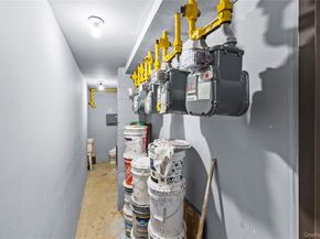 5609 van cleef, Corona NY 11368