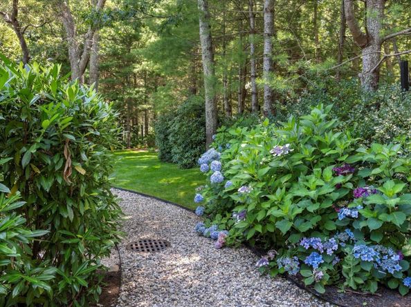 24 Saddle Lane, East Hampton NY 11937