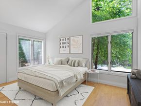 24 Saddle Lane, East Hampton NY 11937