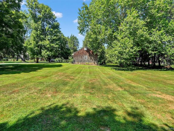 2 Somerset Drive, Somers NY 10589
