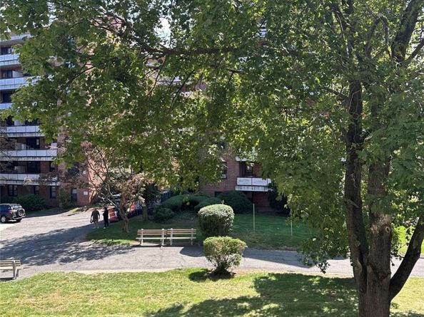 325 King Street 2G, Port Chester NY 10573