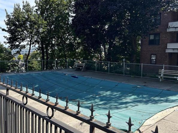325 King Street 2G, Port Chester NY 10573