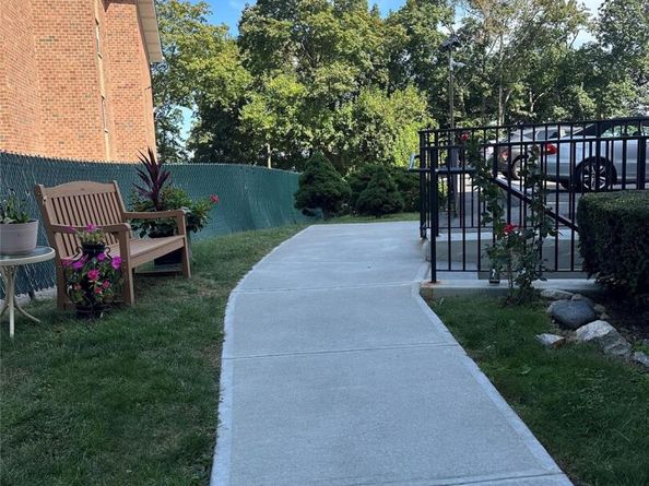 325 King Street 2G, Port Chester NY 10573