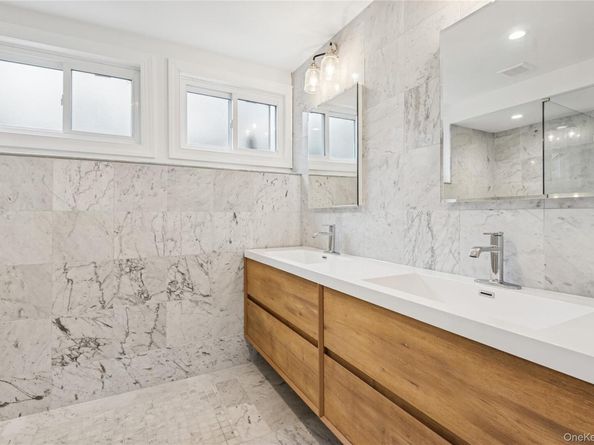 315 McKinley Terrace, Centerport NY 11721