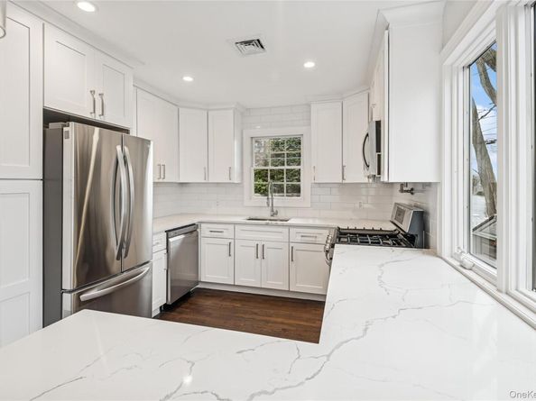 315 McKinley Terrace, Centerport NY 11721