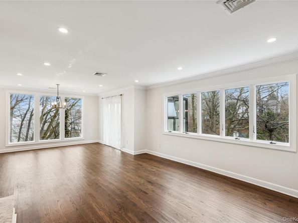 315 McKinley Terrace, Centerport NY 11721