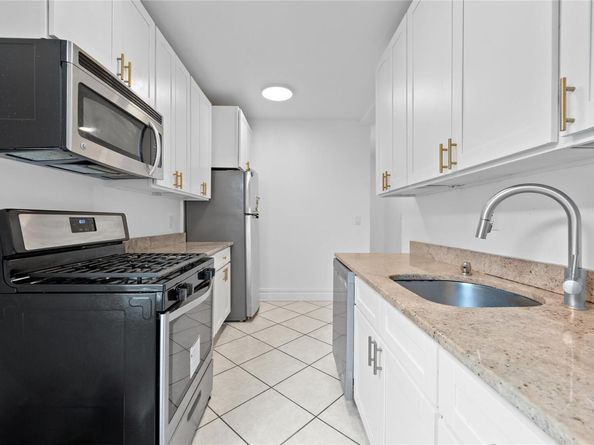 811 Walton Avenue F21, Bronx NY 10451