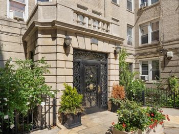 811 Walton Avenue