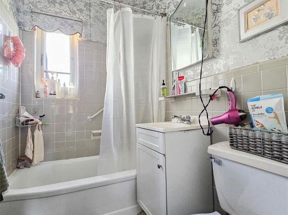 227-08 Hillside 2, Queens Village NY 11427