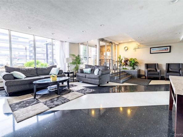 560 W Broadway 4G, Long Beach NY 11561