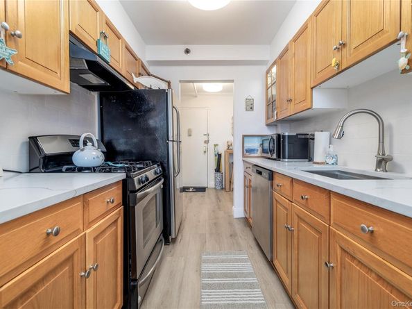 560 W Broadway 4G, Long Beach NY 11561