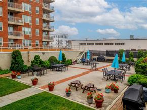 560 W Broadway 4G, Long Beach NY 11561