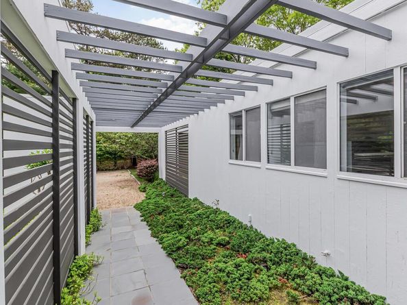 580 Hands Creek Road, East Hampton NY 11937