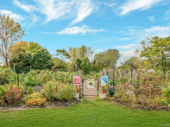 25 B Edgewater Park 25 B, Bronx NY 10465