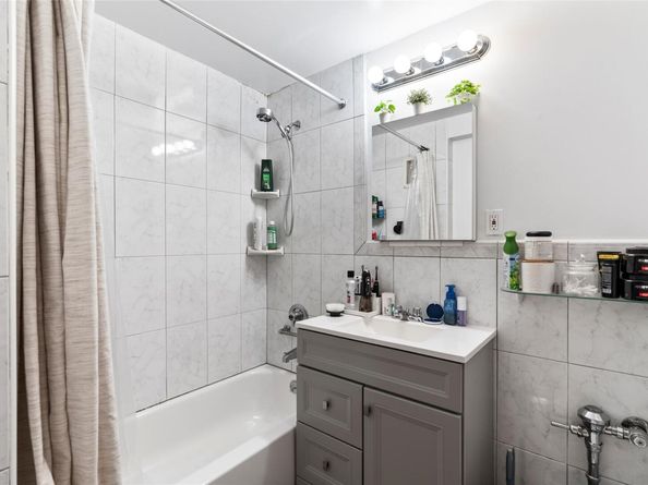 88-12 151 Avenue 4B, Howard Beach NY 11414