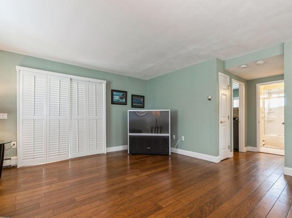 14 Cobble Lane, Levittown NY 11756