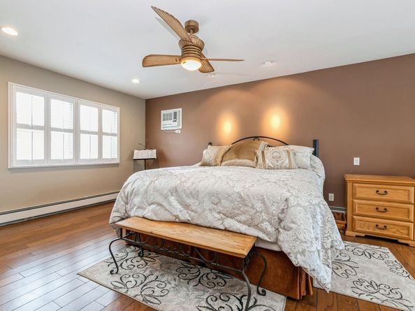 14 Cobble Lane, Levittown NY 11756
