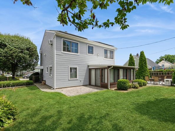 14 Cobble Lane, Levittown NY 11756