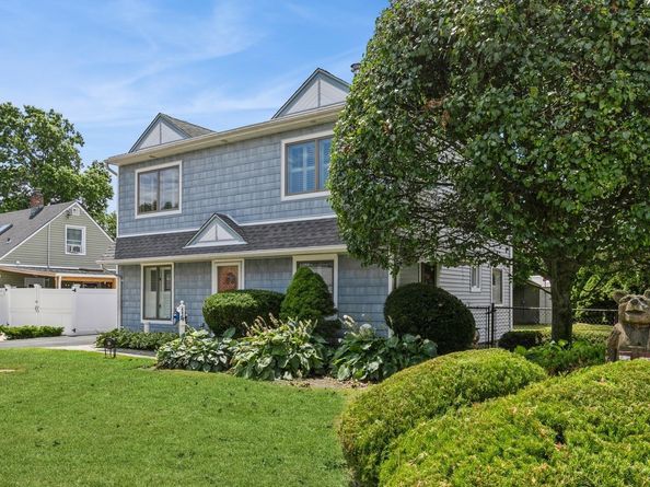 14 Cobble Lane, Levittown NY 11756