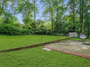 6 Sycamore Place, Smithtown NY 11787