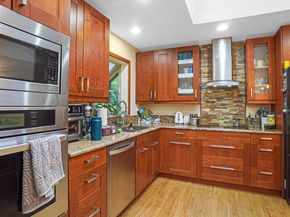 6 Sycamore Place, Smithtown NY 11787