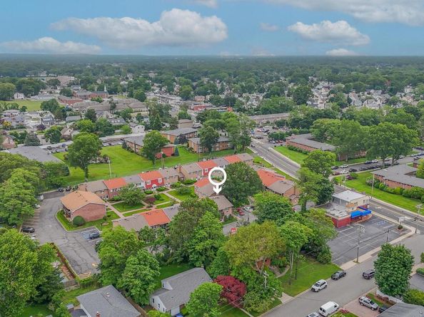 42 Springwood Drive, North Babylon NY 11703