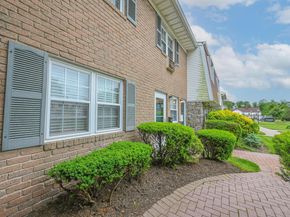 42 Springwood Drive, North Babylon NY 11703
