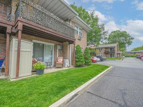 42 Springwood Drive, North Babylon NY 11703